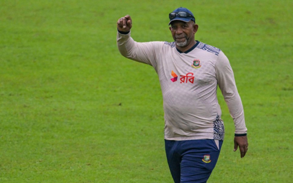 ‘We know how to come back from that’ – Phil Simmons after Zimbabwe defeat