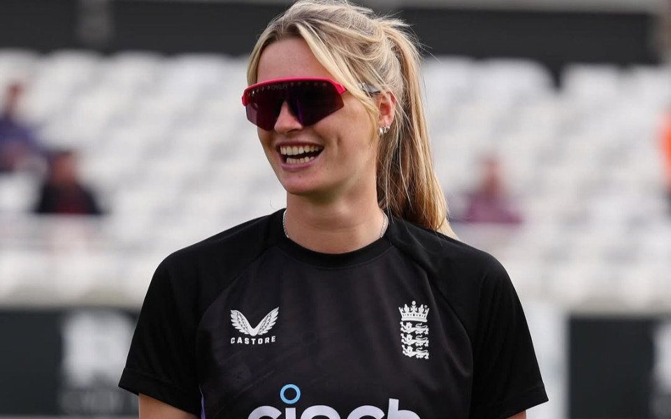 Lauren Bell returns to Sydney Thunder for Women’s Big Bash League 2026