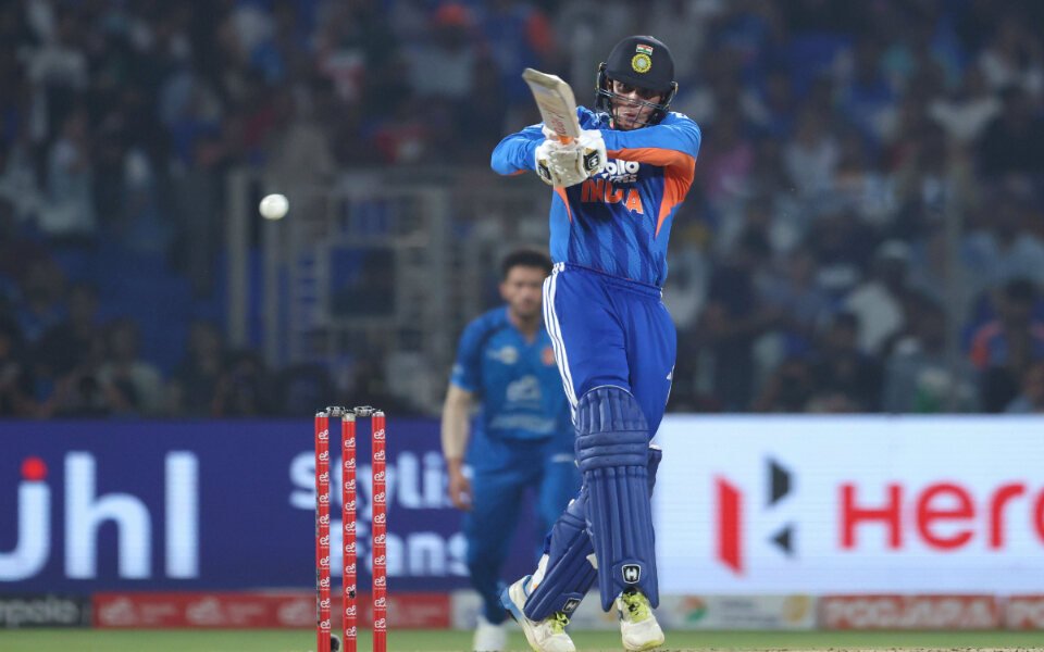 Top 3 fastest batters to reach 2,000 T20I runs by balls faced
