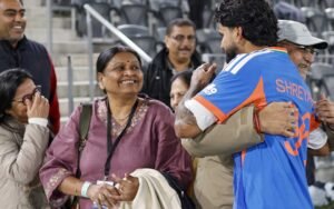 Shreyas Iyer hugs parents after India's thrilling win over New Zealand in 1st T20I