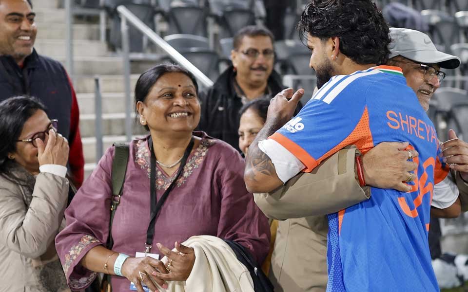 Shreyas Iyer hugs parents after India’s thrilling win over New Zealand in 1st T20I
