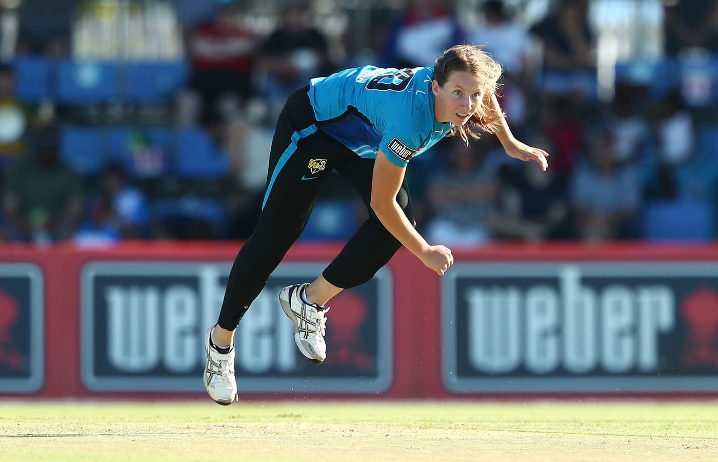 Darcie Brown ruled out of WBBL with a back injury