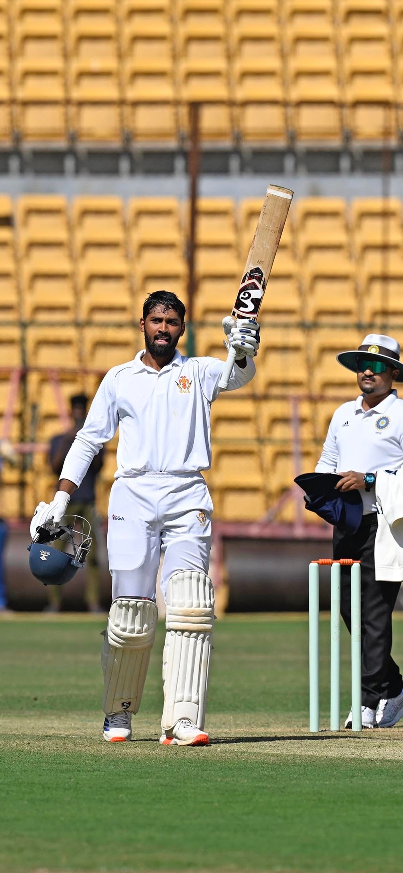 Smaran’s fighting century rescues RoI, and grows lead to 265