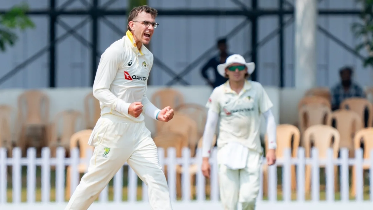 Murphy, Australia A bowlers keep India A in check