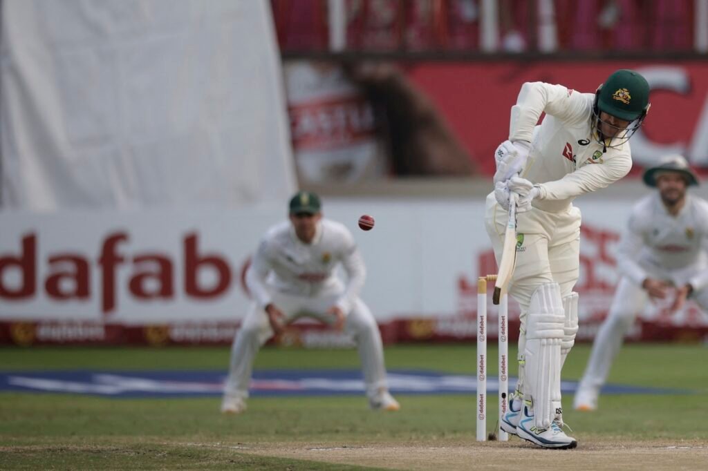 Maddinson sets the tone early as Australia charge to 280-run lead