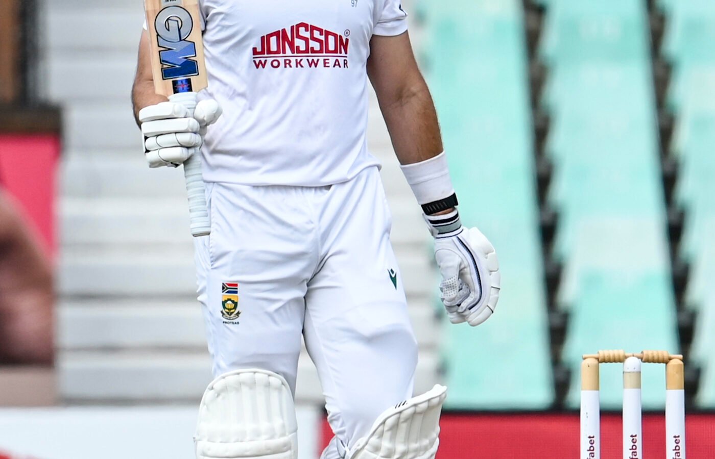 Markram hangs in even as Australia close in on Test win