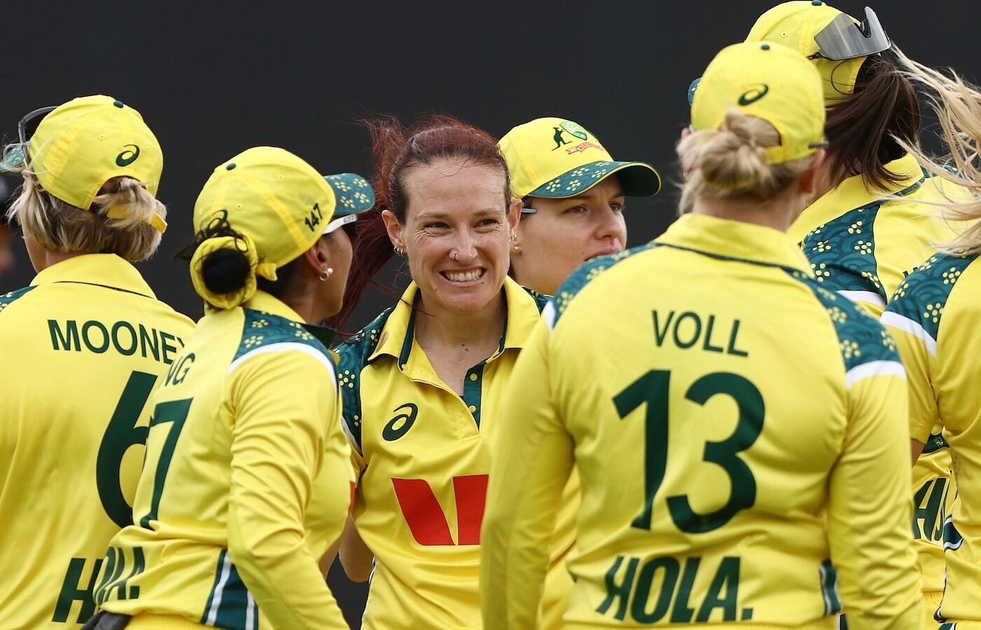 Swingin’ Schutt sets up ODI series sweep for Australia with 4 for 16