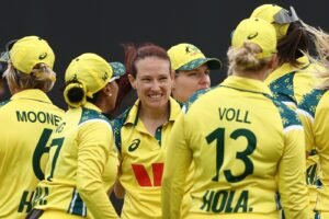 Swingin' Schutt sets up ODI series sweep for Australia with 4 for 16