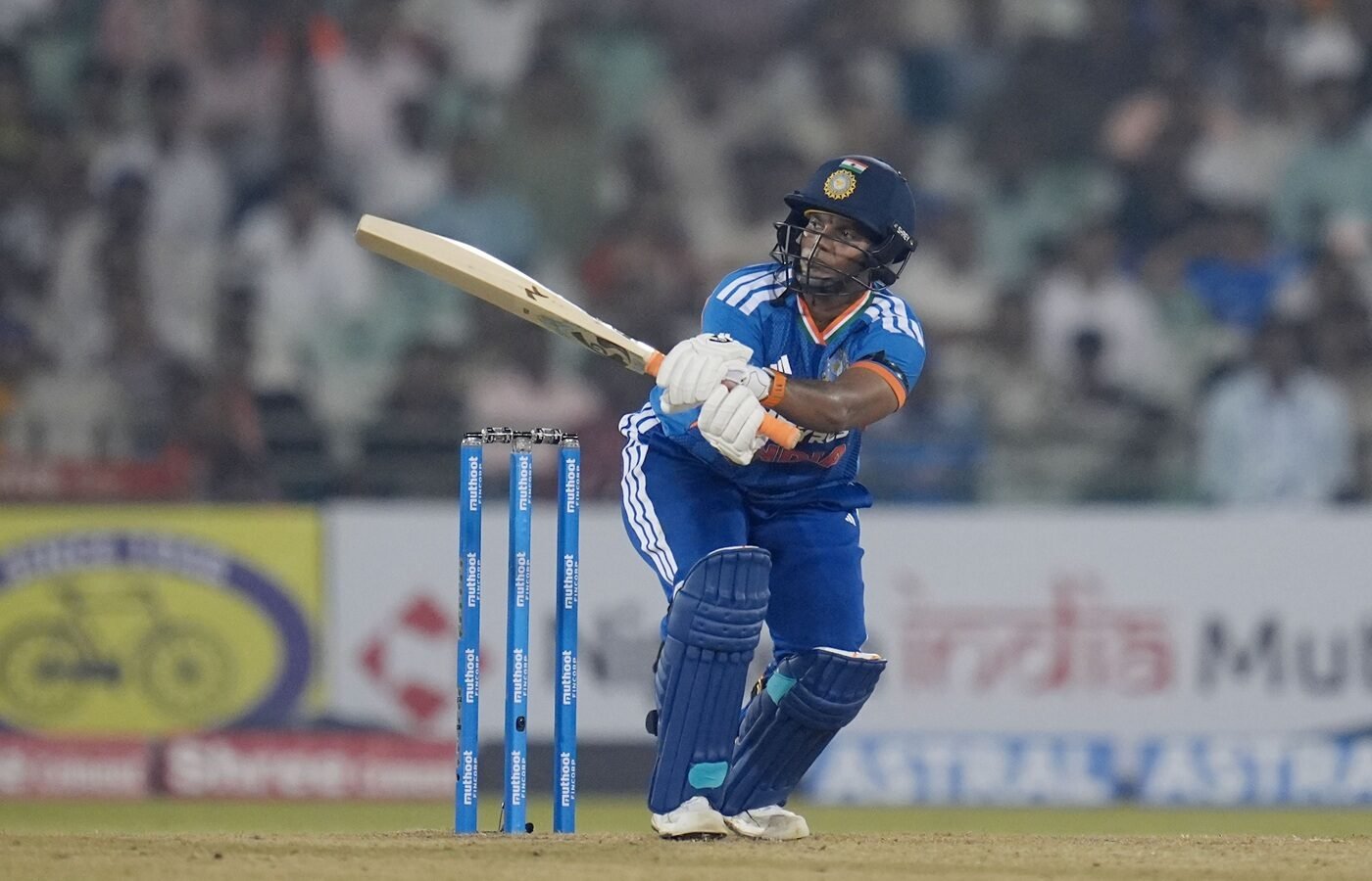 Dee Sharma and Niki Prasad seal nervy chase of 115 for India