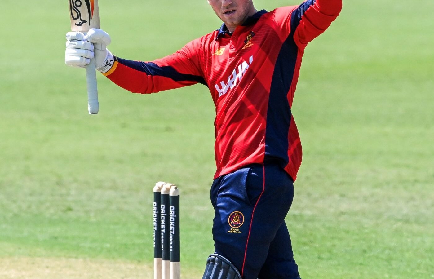 Fraser-McGurk smashes 49-ball ton as SA overpower Queensland