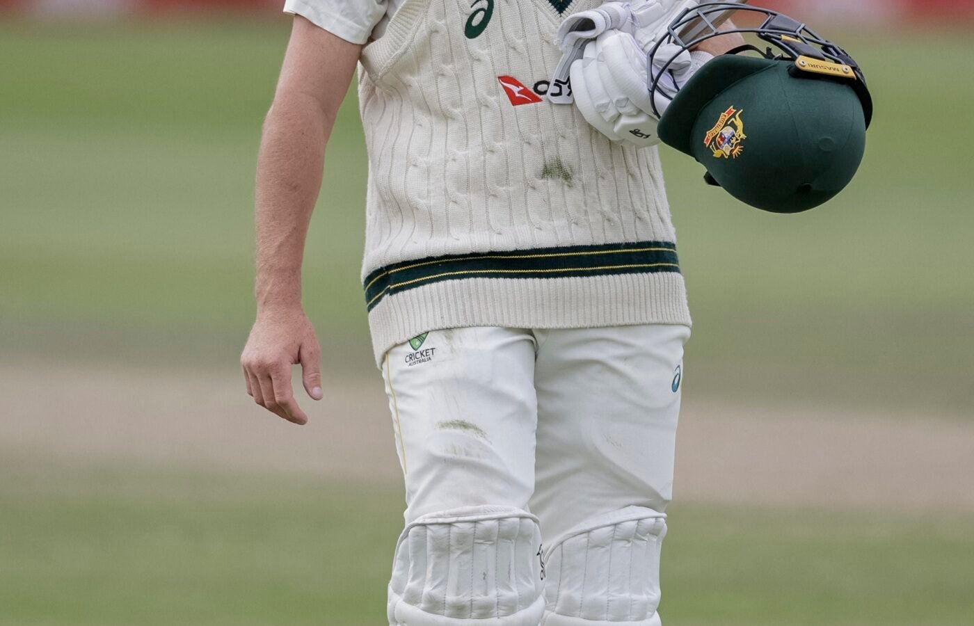 Labuschagne’s career in dire straits after an otherwise even session