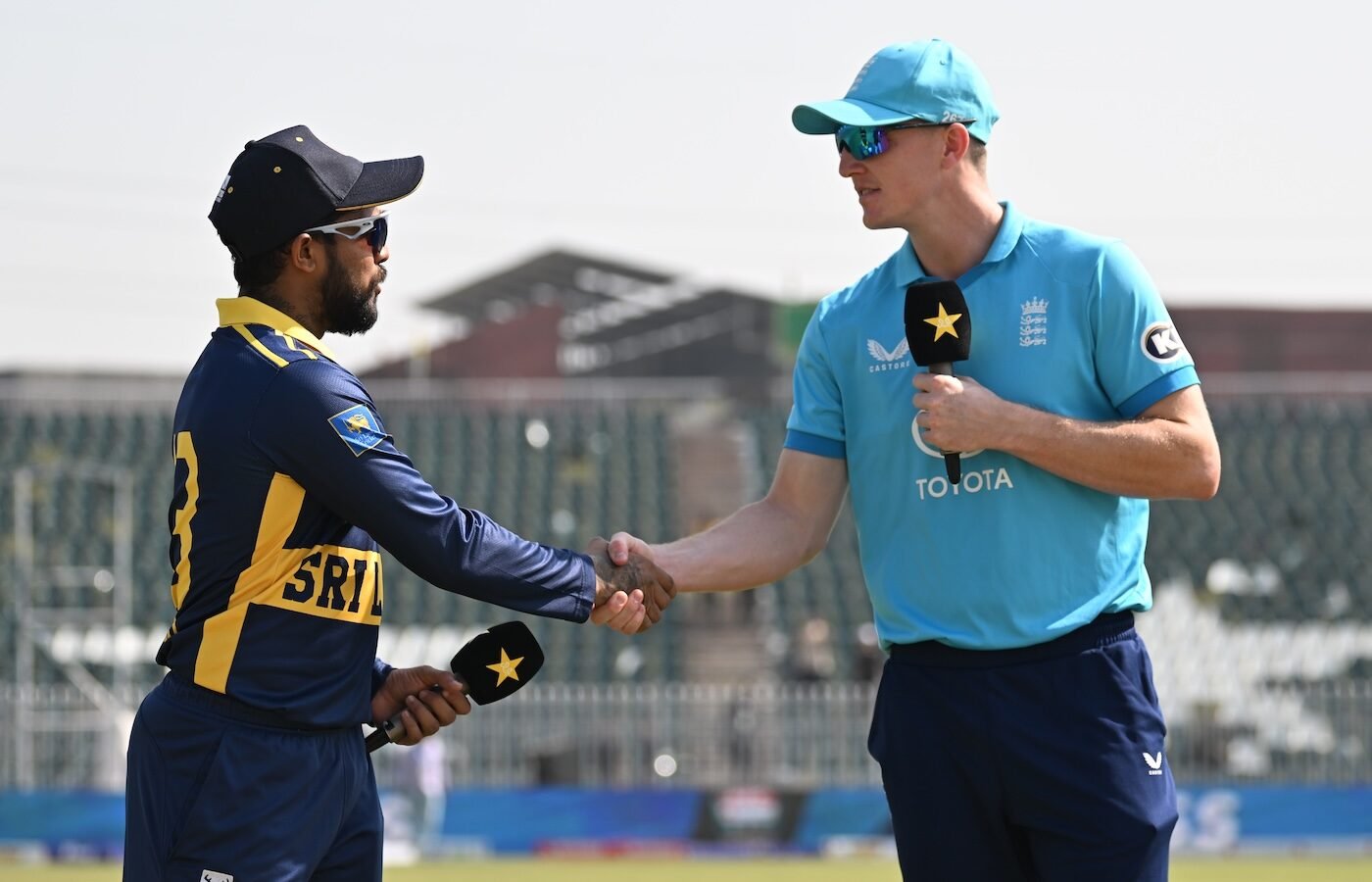 England drop Rashid for Dawson; Sri Lanka opt to field