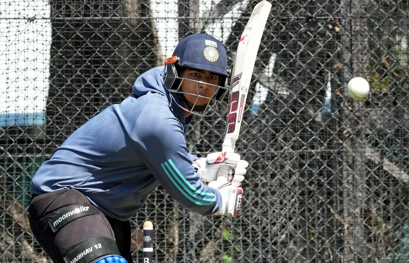 Unchanged India bowl, NZ make three changes